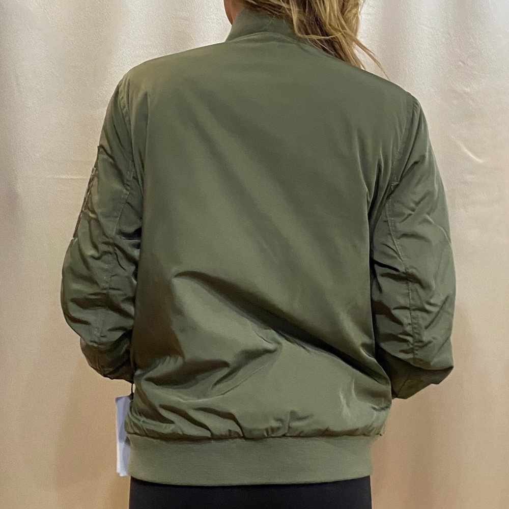 ⭐️SOLD⭐️UGG oversized bomber jacket💕 - Picture 8 of 10